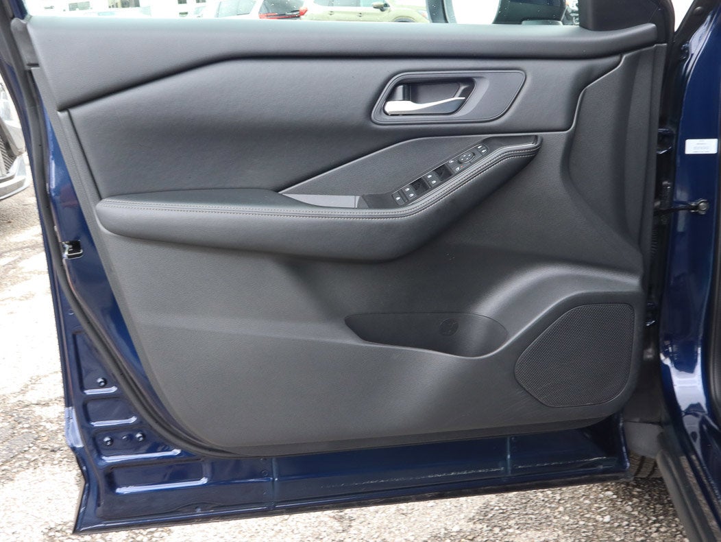 2025 Nissan Rogue AWD SV