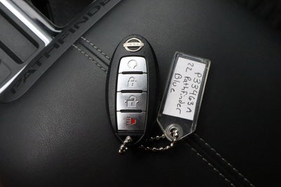 2022 Nissan Pathfinder SV