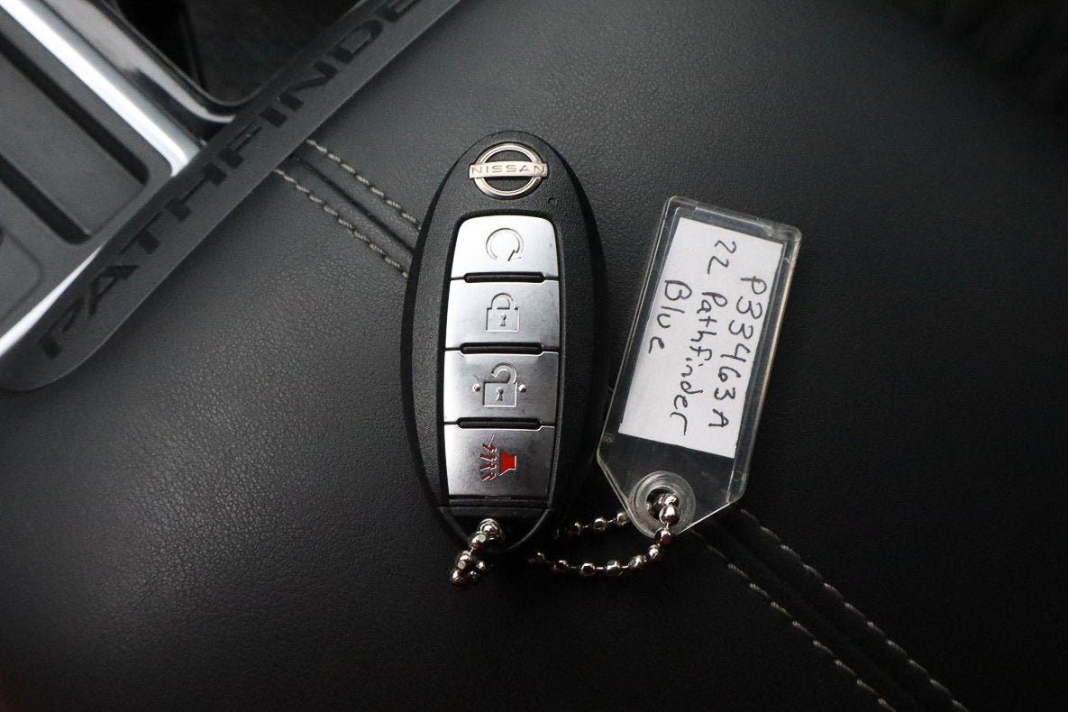 2022 Nissan Pathfinder SV