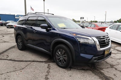 2022 Nissan Pathfinder SV