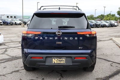 2022 Nissan Pathfinder SV