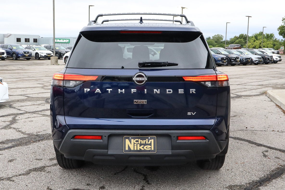 2022 Nissan Pathfinder SV