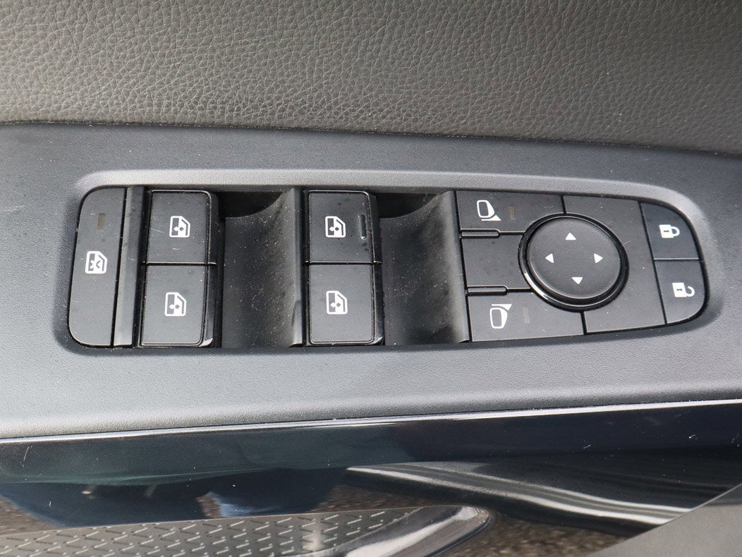 2025 Nissan Pathfinder SV 2WD