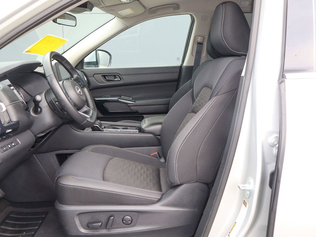 2025 Nissan Pathfinder SV 2WD