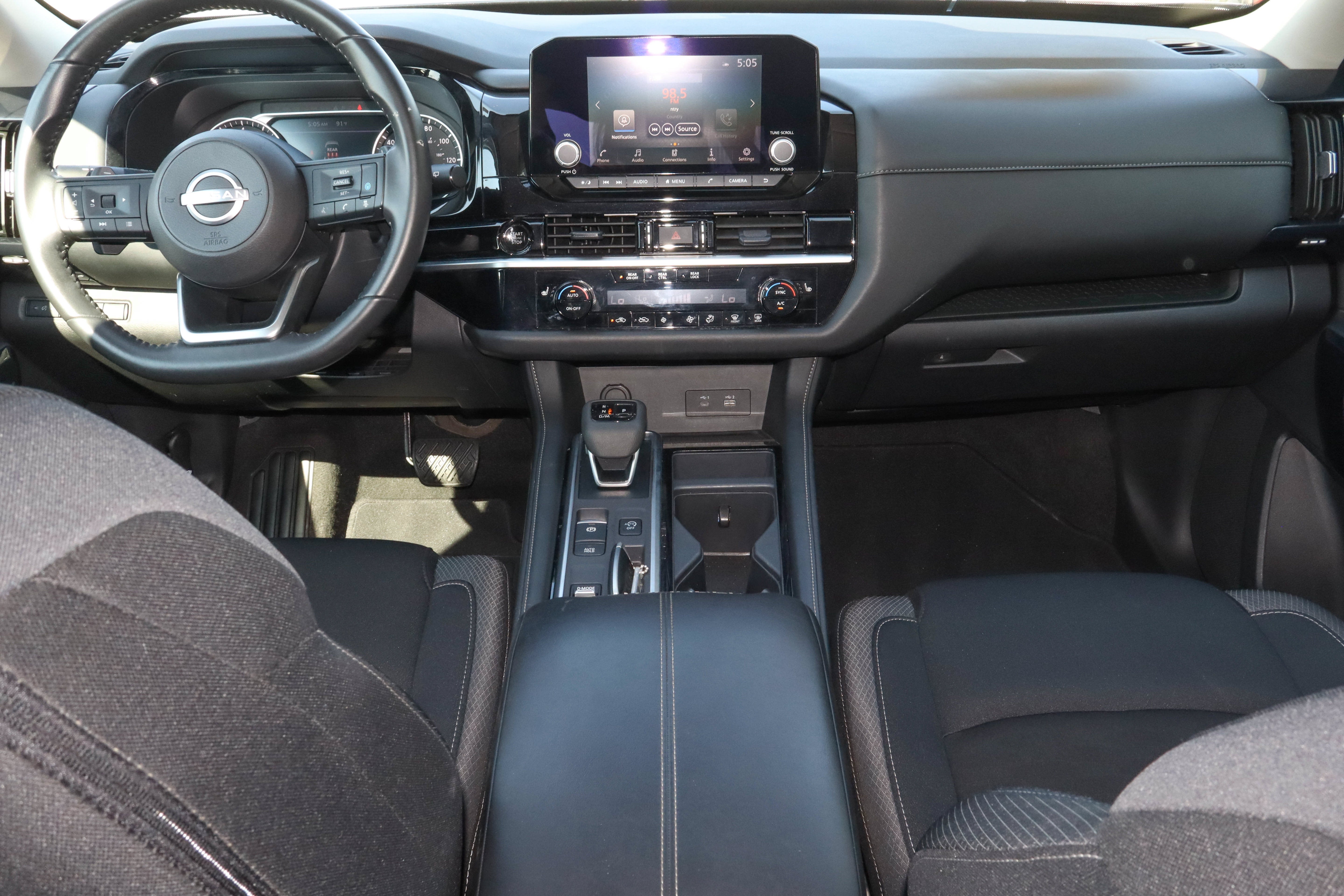 2025 Nissan Pathfinder SV 2WD
