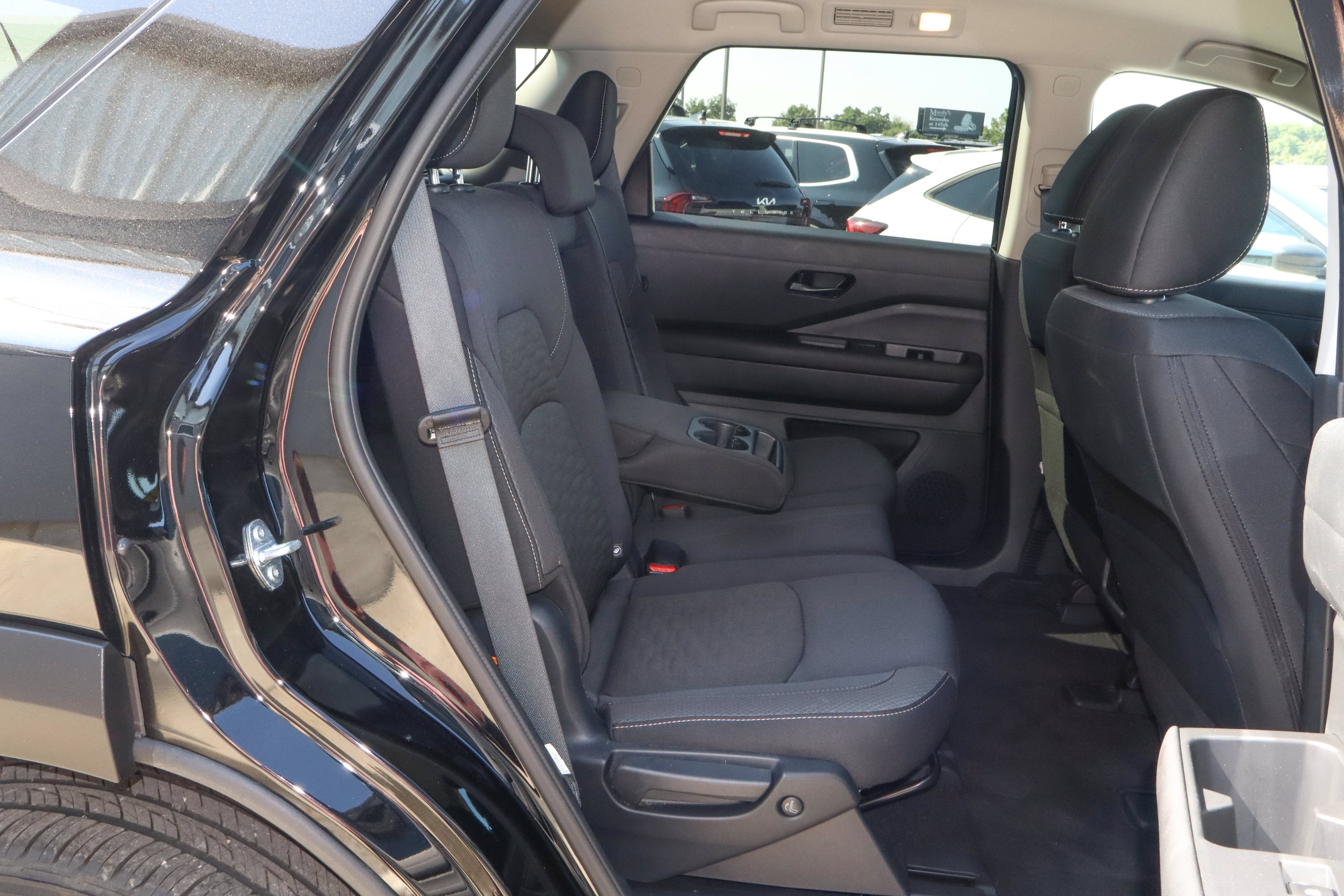 2025 Nissan Pathfinder SV 2WD