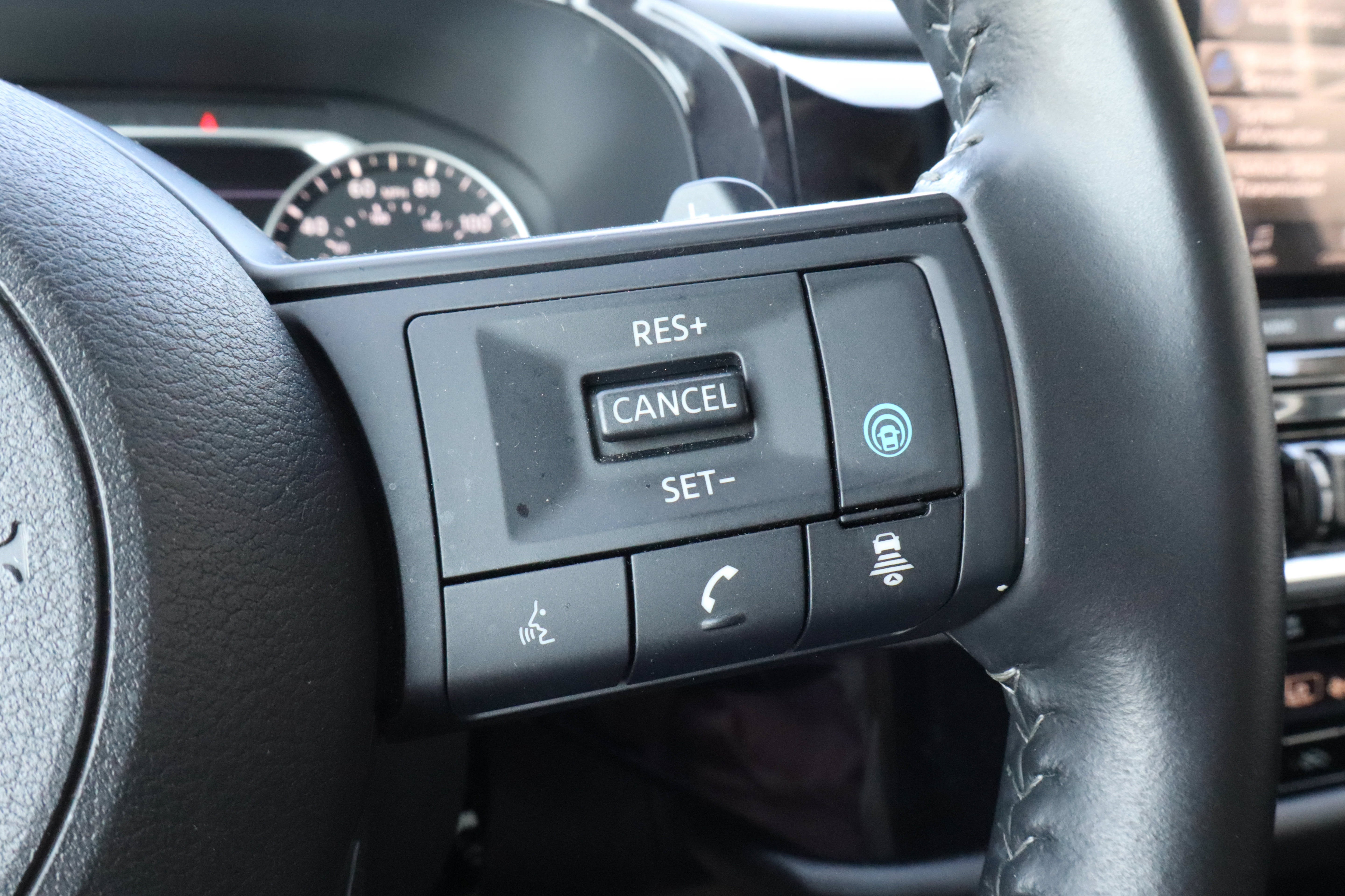 2025 Nissan Pathfinder SV 2WD