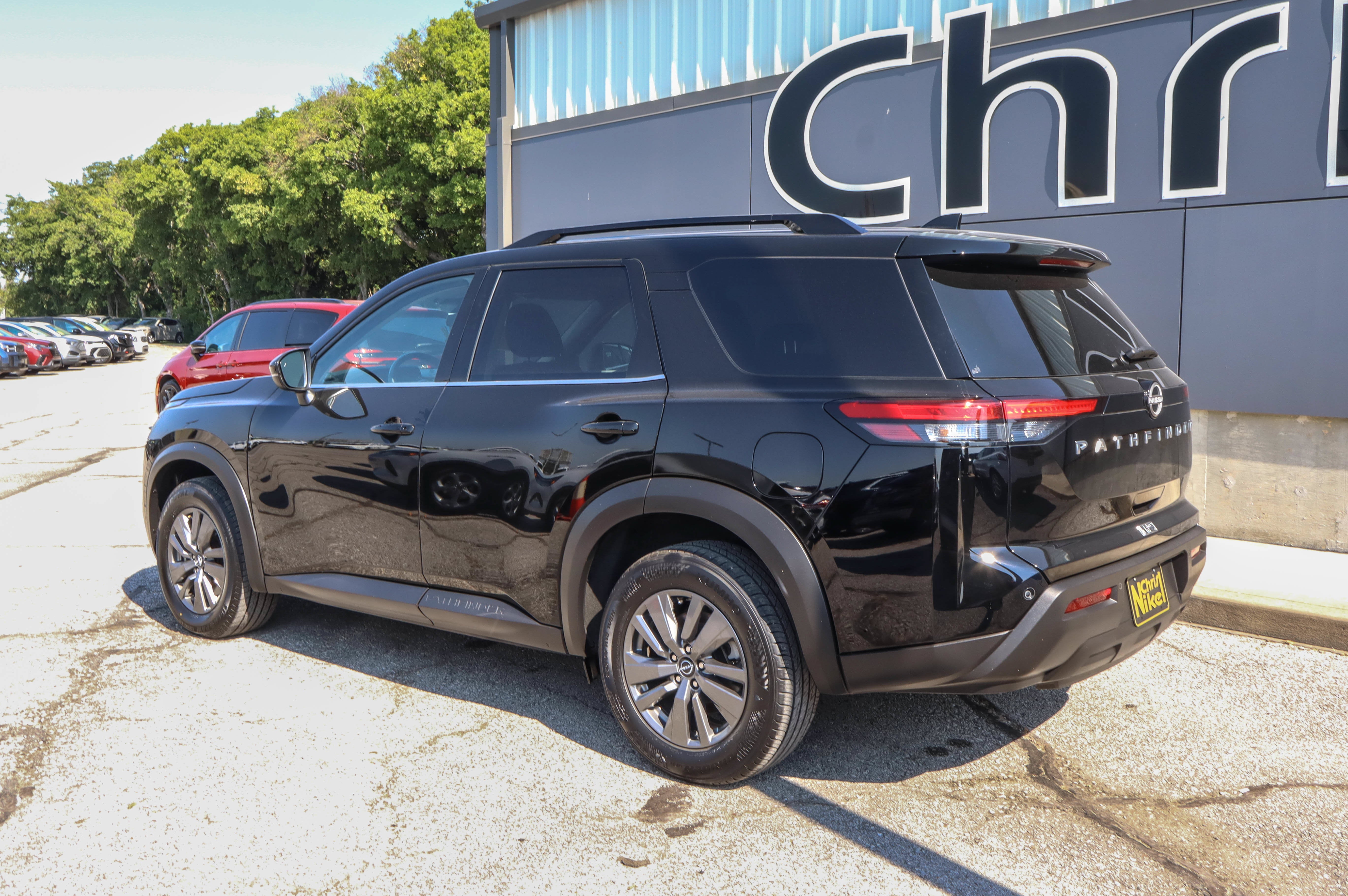 2025 Nissan Pathfinder SV 2WD