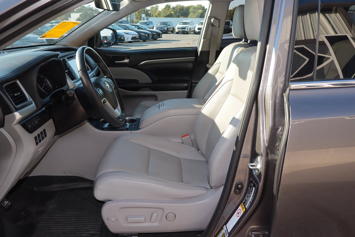 2019 Toyota Highlander Base