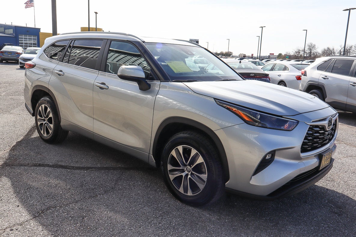 2024 Toyota Highlander XLE FWD