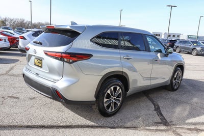 2024 Toyota Highlander XLE FWD