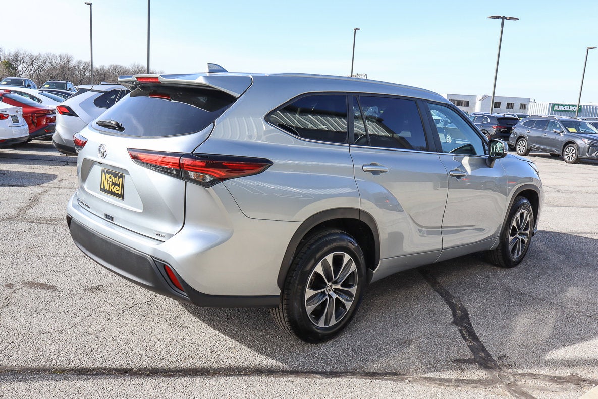 2024 Toyota Highlander XLE FWD