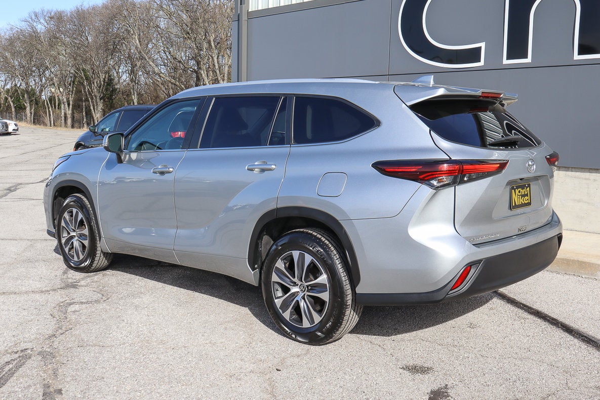 2024 Toyota Highlander XLE FWD