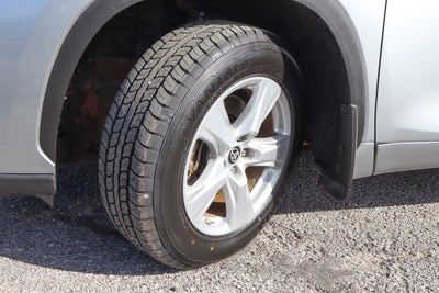 2024 Toyota Highlander LE AWD