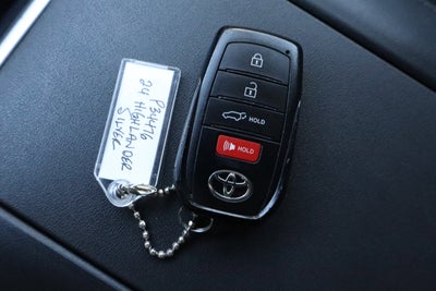 2024 Toyota Highlander LE AWD