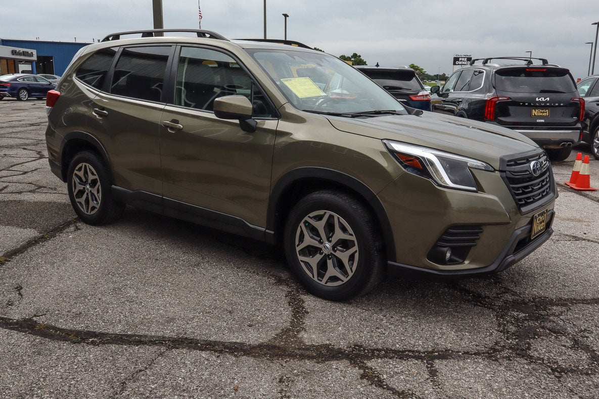 2024 Subaru Forester Premium AWD