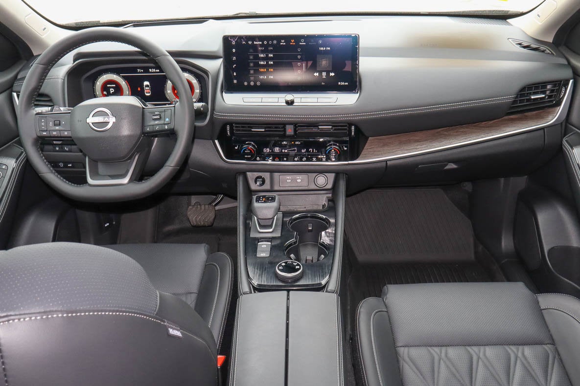 2025 Nissan Rogue AWD Platinum