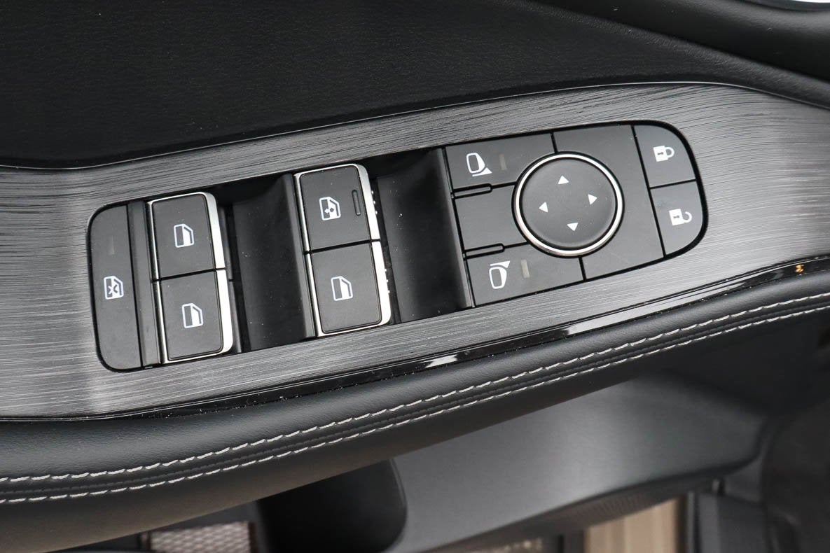 2025 Nissan Rogue AWD Platinum