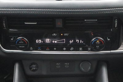 2025 Nissan Rogue AWD Platinum