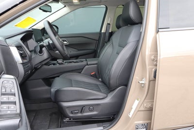 2025 Nissan Rogue AWD Platinum