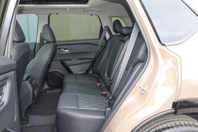 2025 Nissan Rogue AWD Platinum
