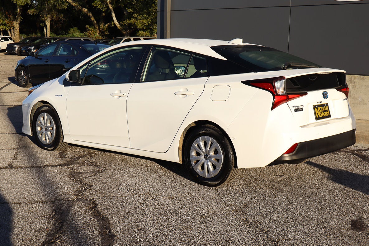 2022 Toyota Prius LE