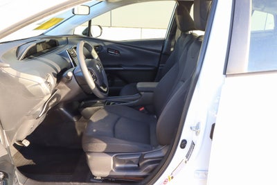 2022 Toyota Prius LE