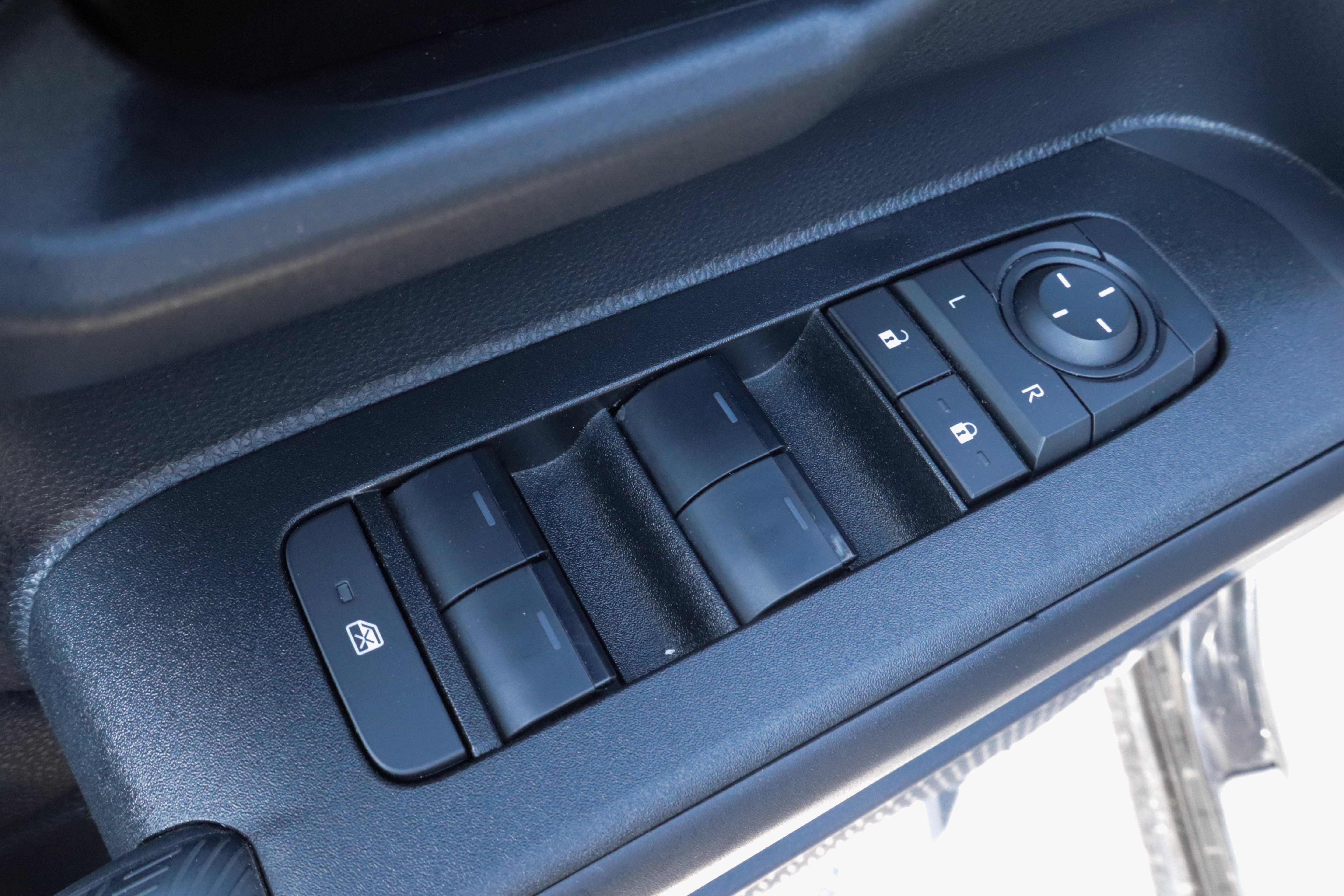 2025 Toyota 4Runner SR5 4WD