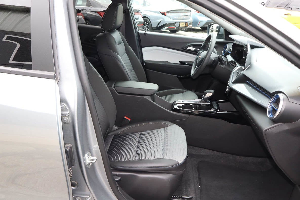 2025 Chevrolet Trax FWD 4dr LT