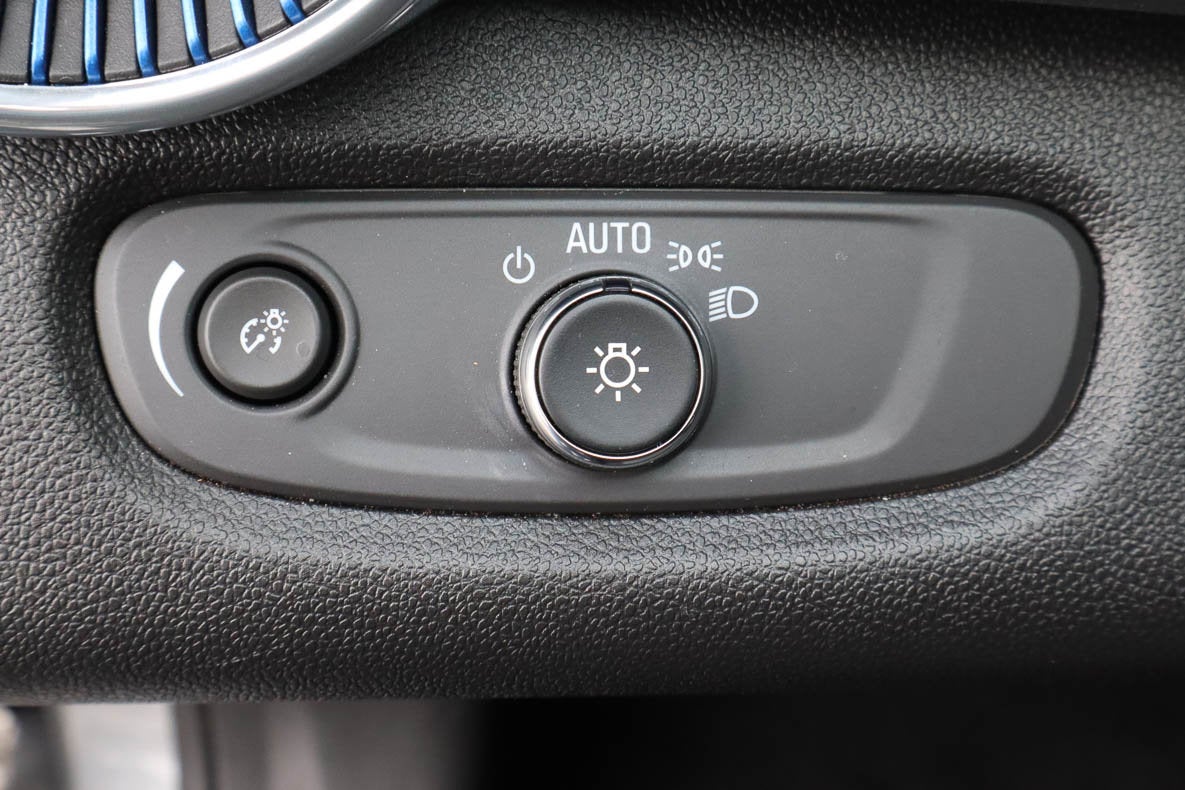2025 Chevrolet Trax FWD 4dr LT