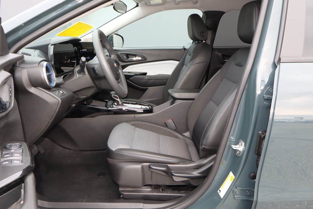 2025 Chevrolet Trax FWD 4dr LT