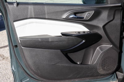 2025 Chevrolet Trax FWD 4dr LT