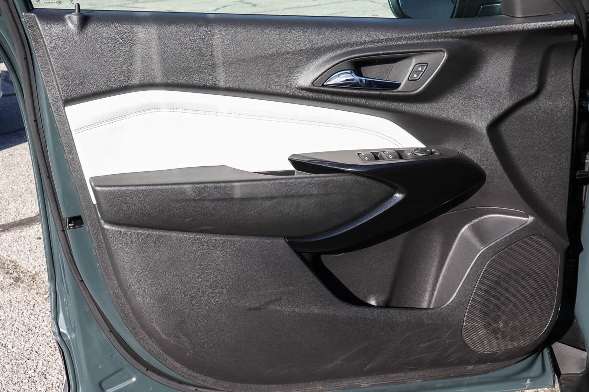 2025 Chevrolet Trax FWD 4dr LT