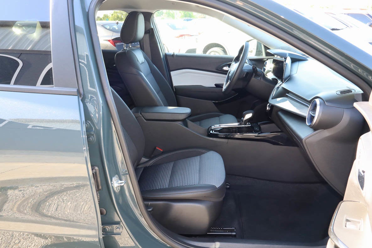 2025 Chevrolet Trax FWD 4dr LT
