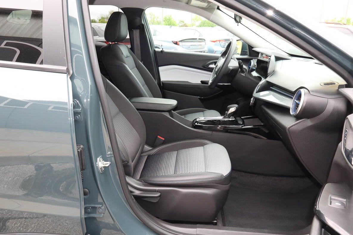 2025 Chevrolet Trax FWD 4dr LT