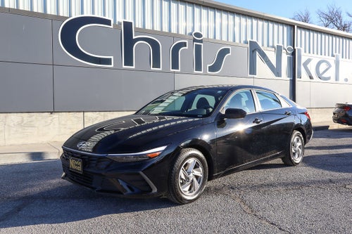 2025 Hyundai Elantra SE IVT