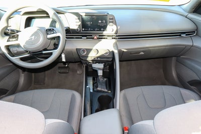 2025 Hyundai Elantra SE IVT