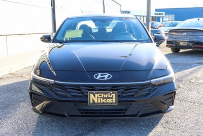 2025 Hyundai Elantra SE IVT