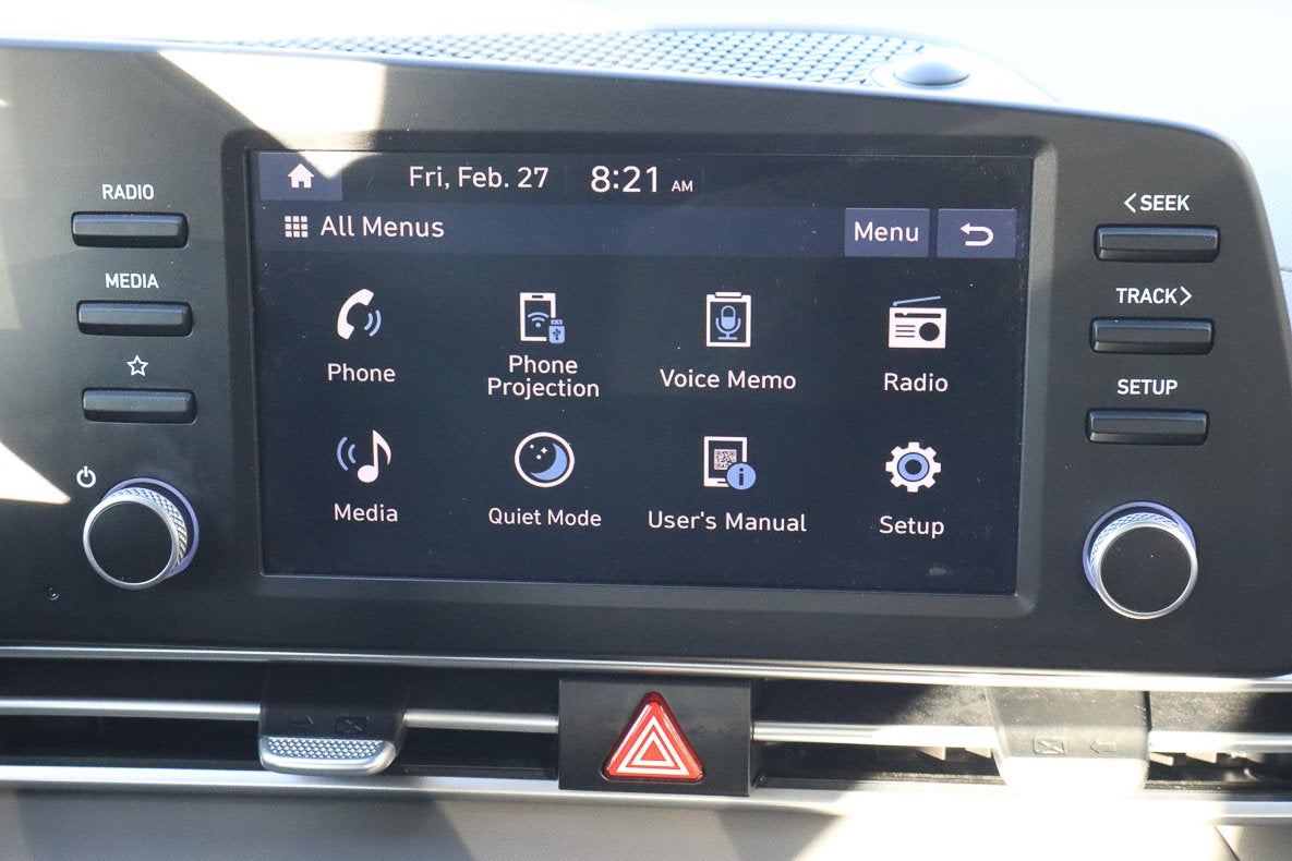 2025 Hyundai Elantra SE IVT