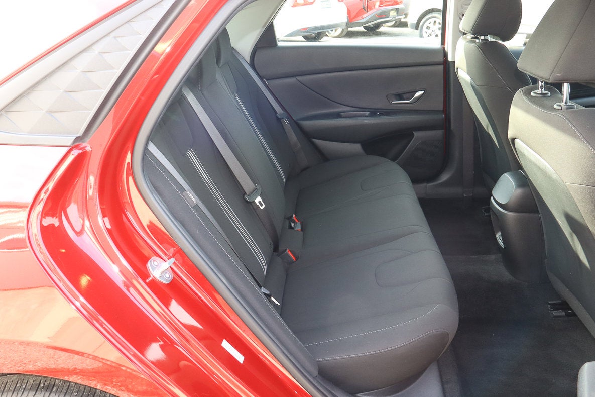 2024 Hyundai Elantra SEL IVT