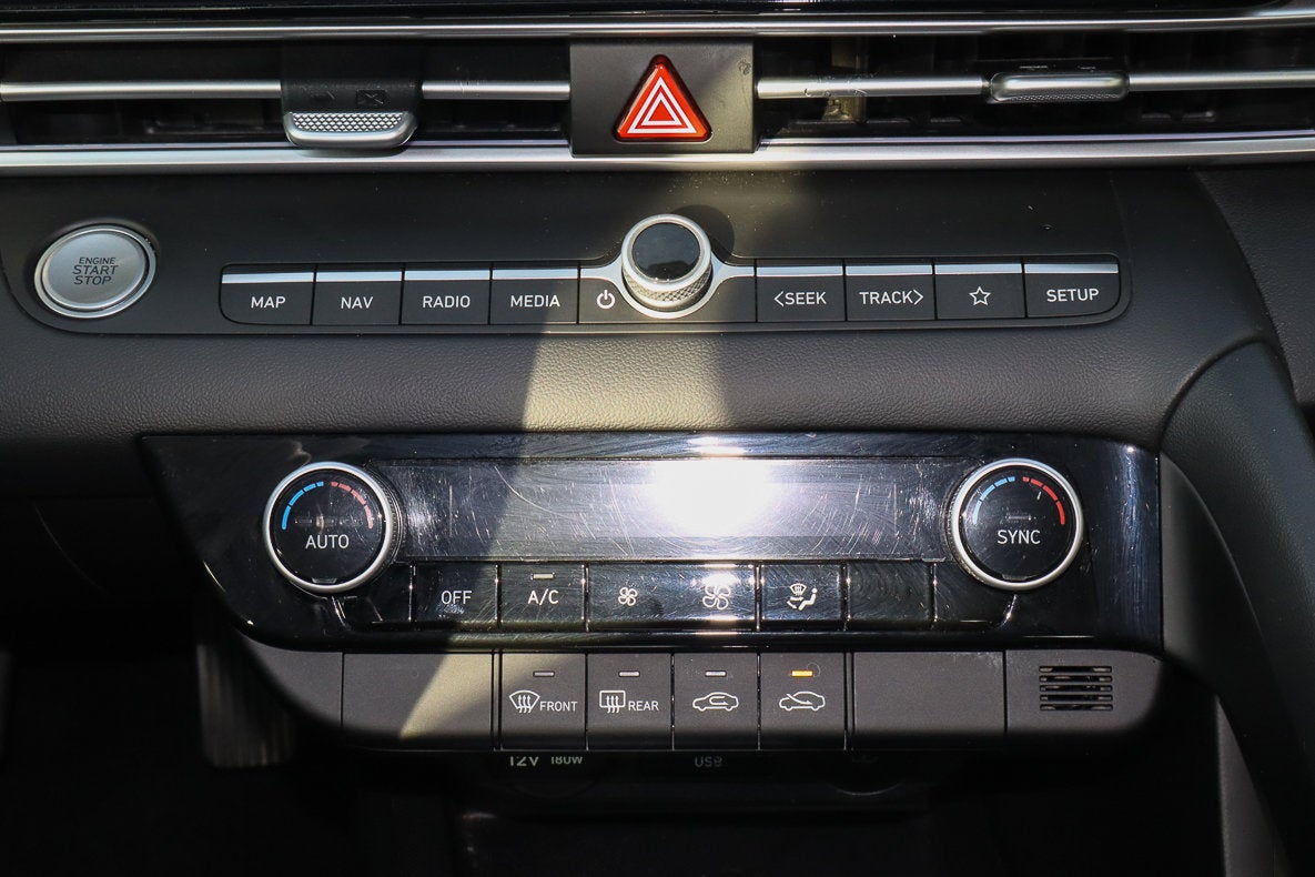 2024 Hyundai Elantra SEL IVT