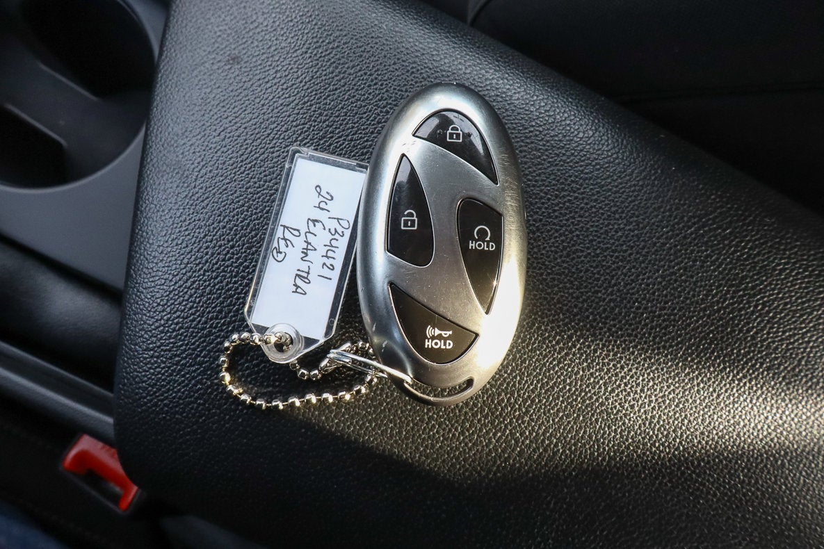 2024 Hyundai Elantra SEL IVT