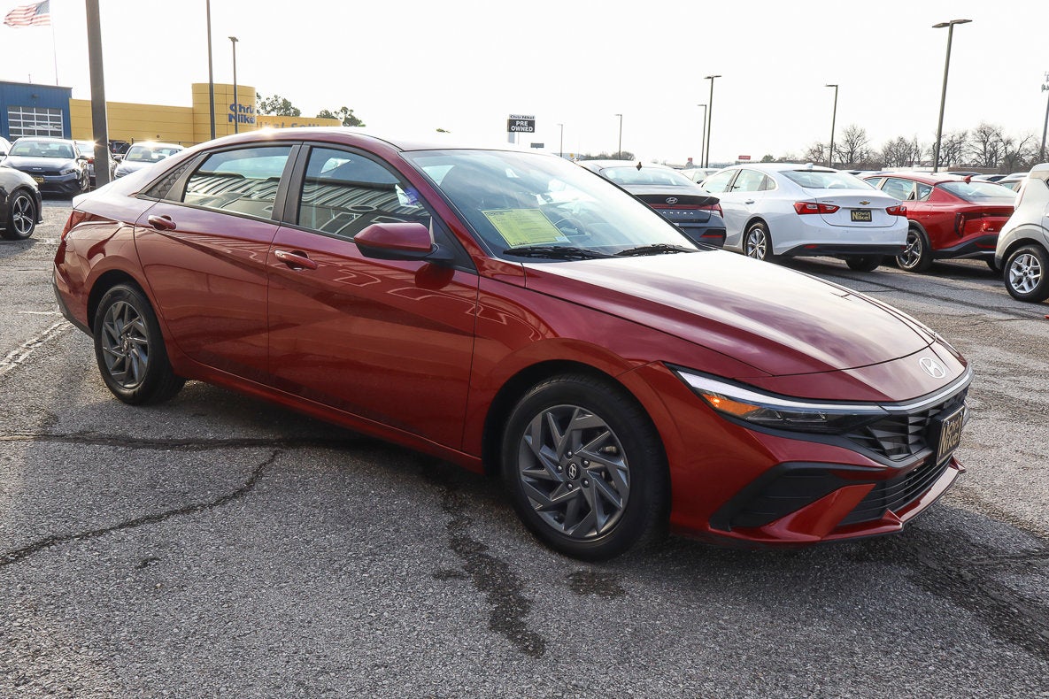 2024 Hyundai Elantra SEL IVT