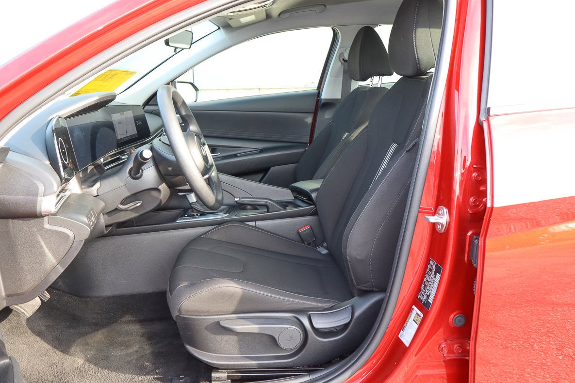 2024 Hyundai Elantra SEL IVT