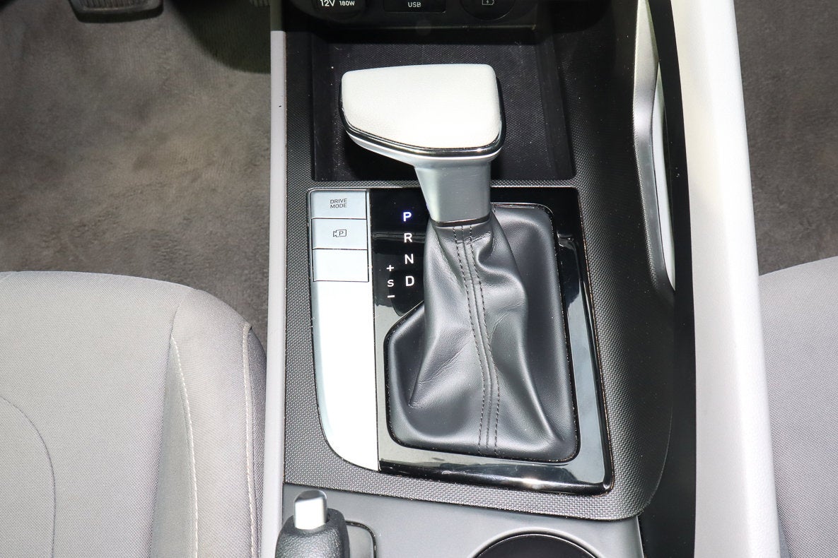 2024 Hyundai Elantra SEL IVT