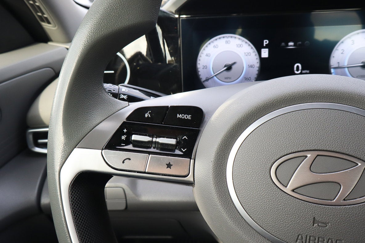 2024 Hyundai Elantra SEL IVT