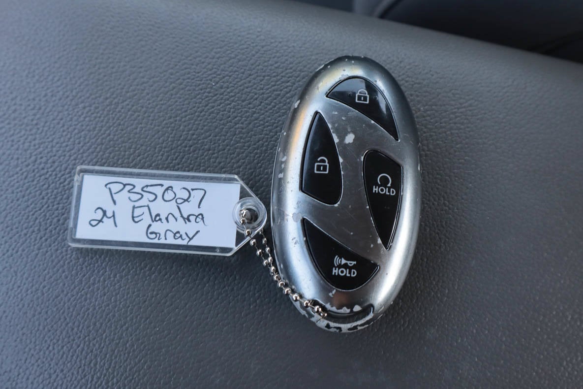 2024 Hyundai Elantra SEL IVT