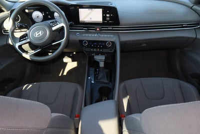2024 Hyundai Elantra SEL IVT