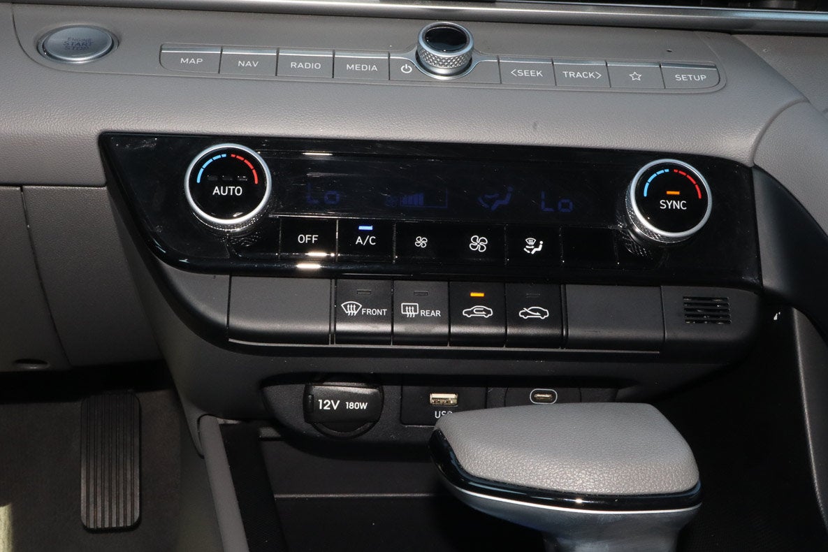 2024 Hyundai Elantra SEL IVT