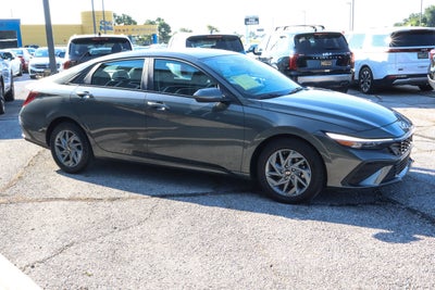 2024 Hyundai Elantra SEL IVT